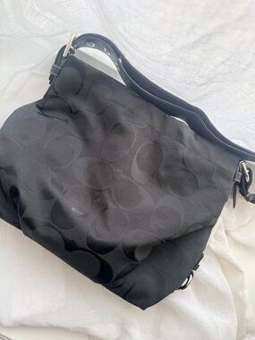 EUC Vintage Classic Coach Bag